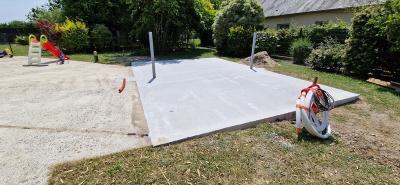 Dalle béton pour futur piscine hors sol